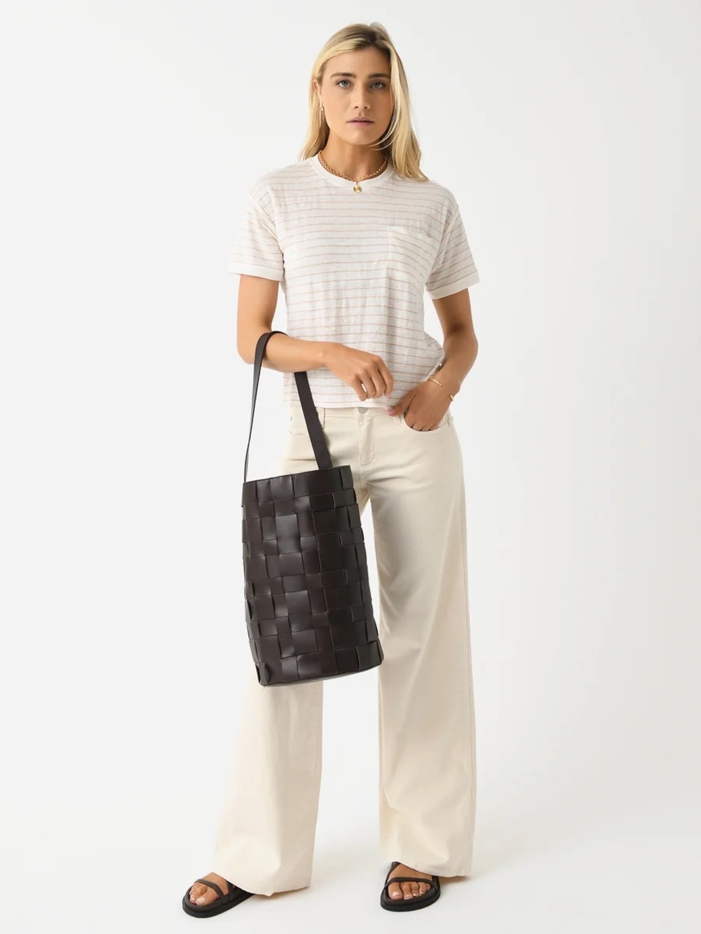 Frame cream, white linen tee